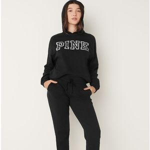 🎀 $20 REWARD CARD 🎀 Pink Victoria's Secret🔹️Joggers Set
